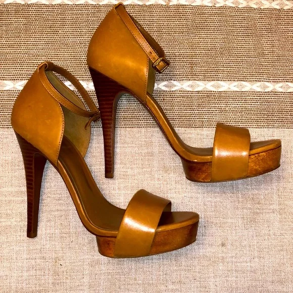Tory Burch Amina Leather Platform heels - Picture 2 of 12